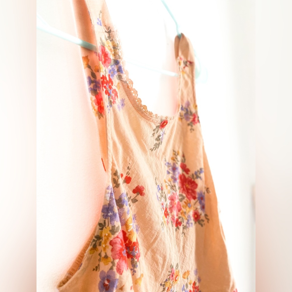 Women’s American Eagle Outfitters Peach Tank Top Size Large Floral - Picture 4 of 9